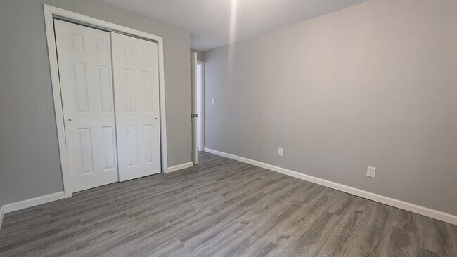 Foto del edificio - 520 S Barrett Ave
