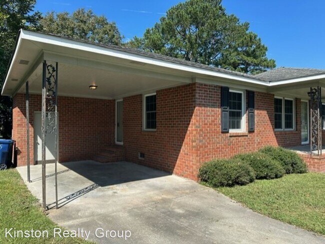 Building Photo - 3 br, 1.5 bath House - 1002 Brentwood Drive
