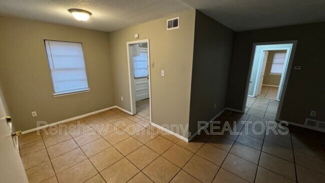 Foto del edificio - 3291 Birchfield Dr