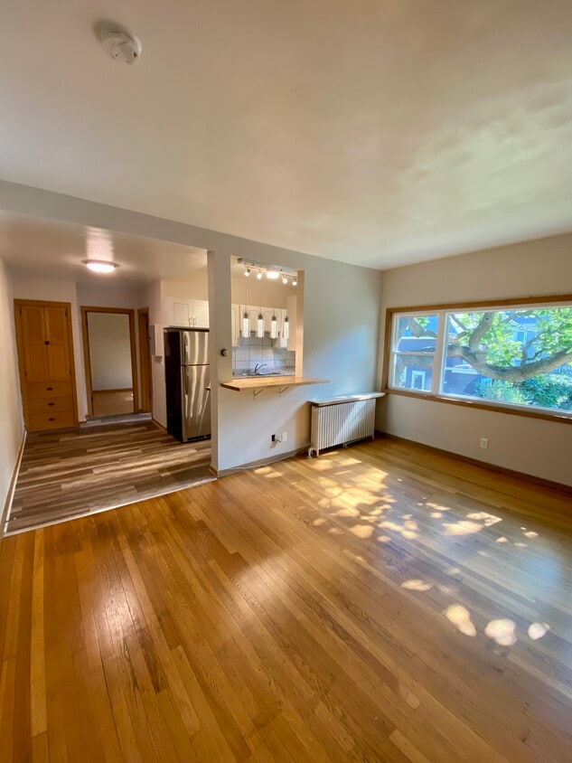 Primary Photo - 2176 Dayton Ave