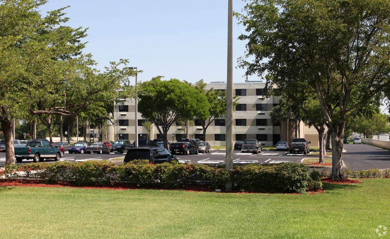 Building Photo - Griffin Gardens