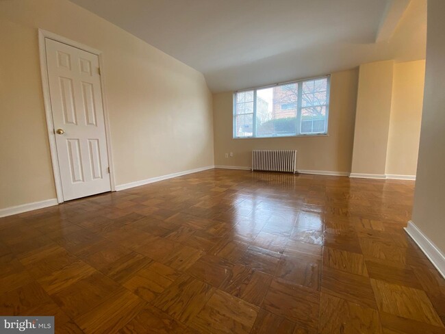Building Photo - 1304 N Meade St