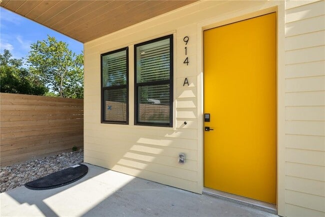 Building Photo - 914 Taulbee Ln