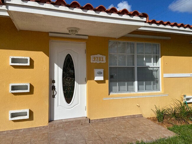 Foto del edificio - Beautiful 4 Bedroom Single Family House wi...
