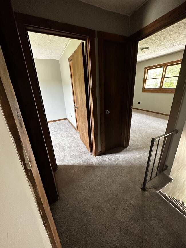 Building Photo - 101 Meadowgreen