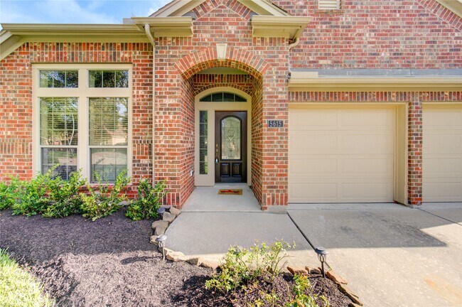 Foto del edificio - 5615 Stoneridge Ct