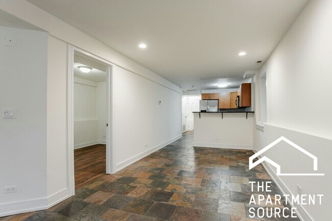 Foto del edificio - 3023 N Oakley Ave
