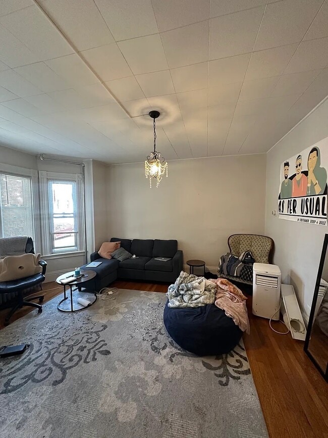 Building Photo - 384 Washington St