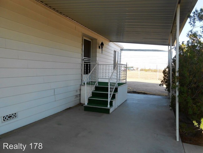 Building Photo - 1807 Weiman Ave