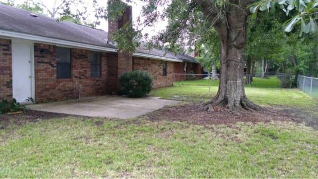 Foto del edificio - 15220 Cindy Cove