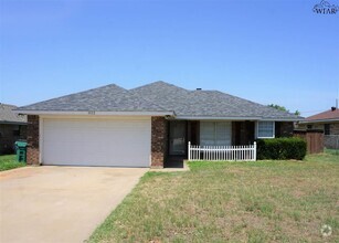 Building Photo - 1112 Lisa Ln