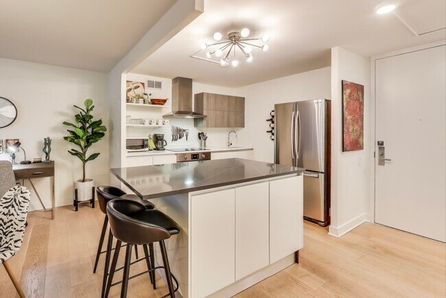 Foto del edificio - 110 E Delaware Pl