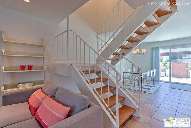 Foto del edificio - 2166 N Indian Canyon Dr