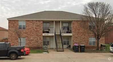 Building Photo - 2808 Cantabrian Dr