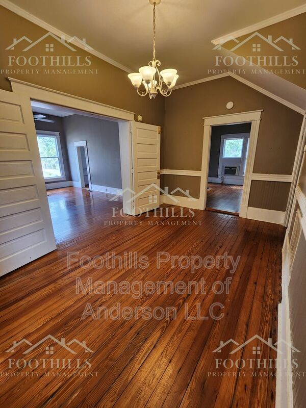 Building Photo - 110 N Prevost St