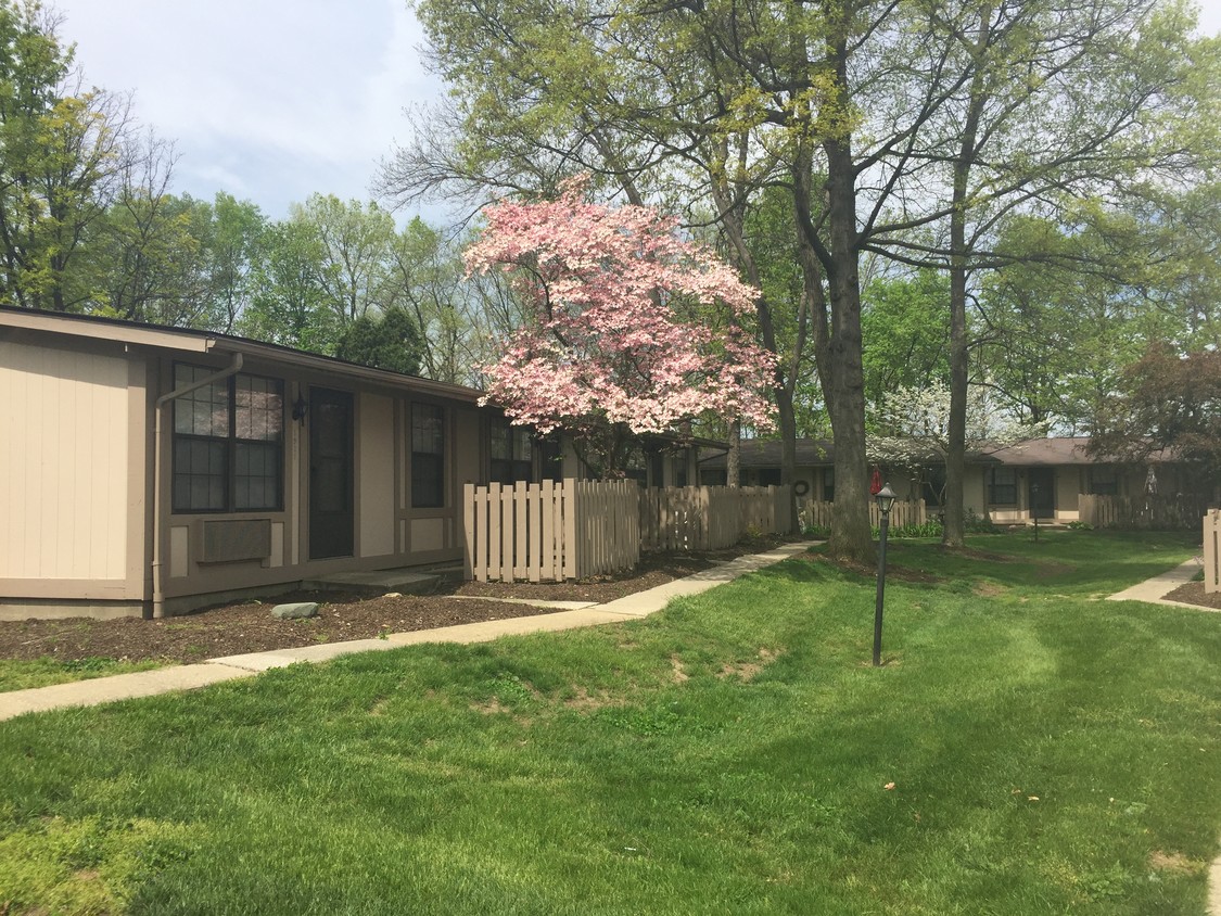 Primary Photo - Scioto Fairway Woods Apartments