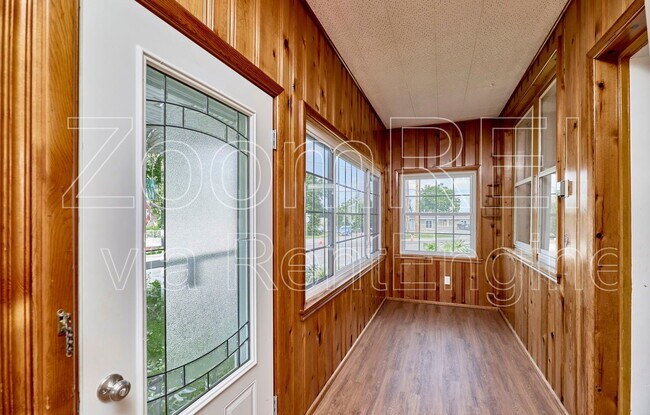 Foto del edificio - 325 Sigsbee Ave