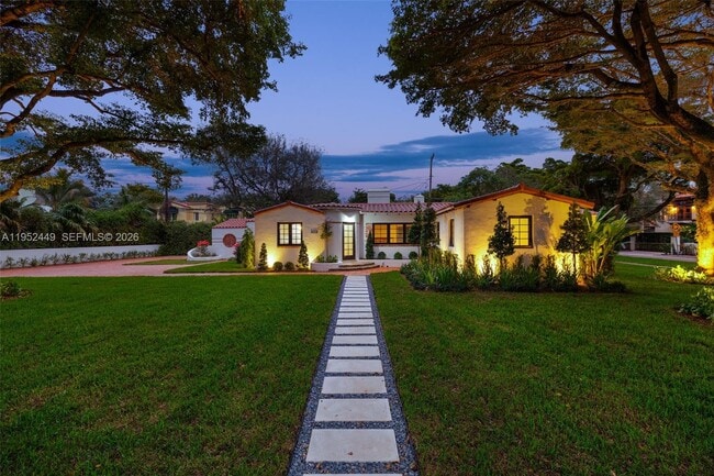 Foto del edificio - 3519 Toledo St