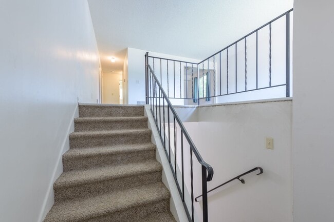 Building Photo - 6124 73rd Ave N