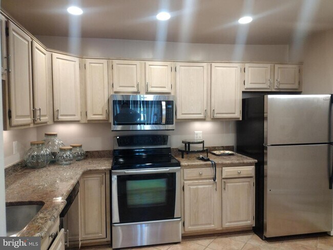 Foto del edificio - 5805 Edson Ln