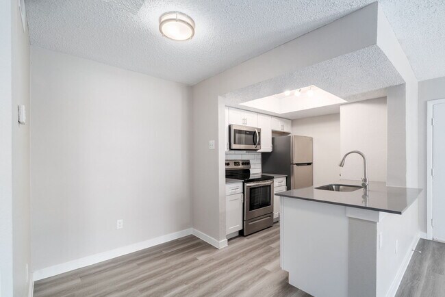 Foto del edificio - The Emily Apartments at North Dallas