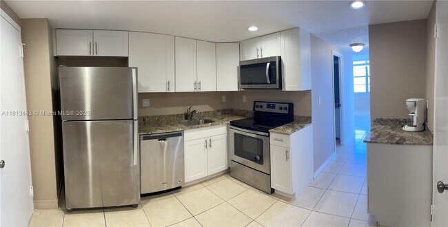 Foto del edificio - 251 174th St