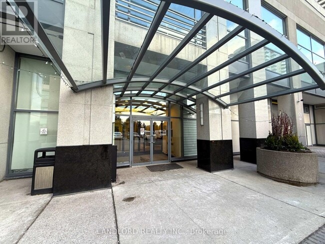 Photo du bâtiment - 8 Hillcrest Ave