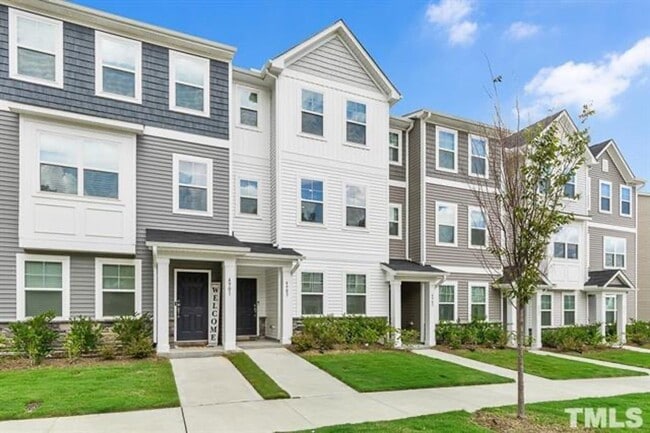 Building Photo - Room in 3 Bedroom Townhome at Southern Mag...