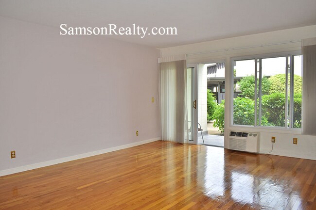 Building Photo - 400 Narragansett Pkwy