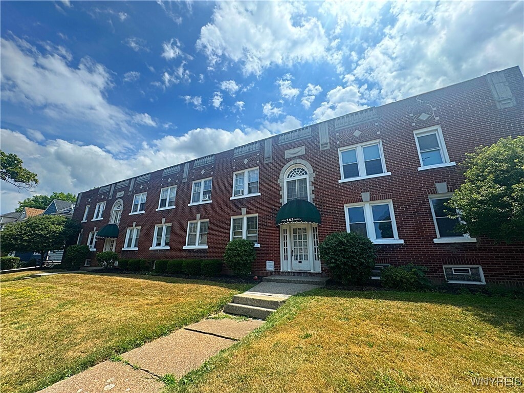 Primary Photo - 7 Winchester Pl