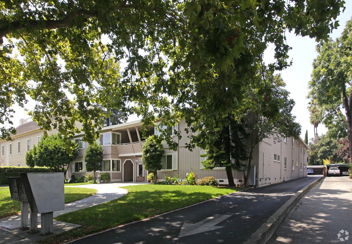Foto del edificio - Capri Apartments