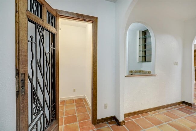 Foto del edificio - 10 Sugar Berry Cir