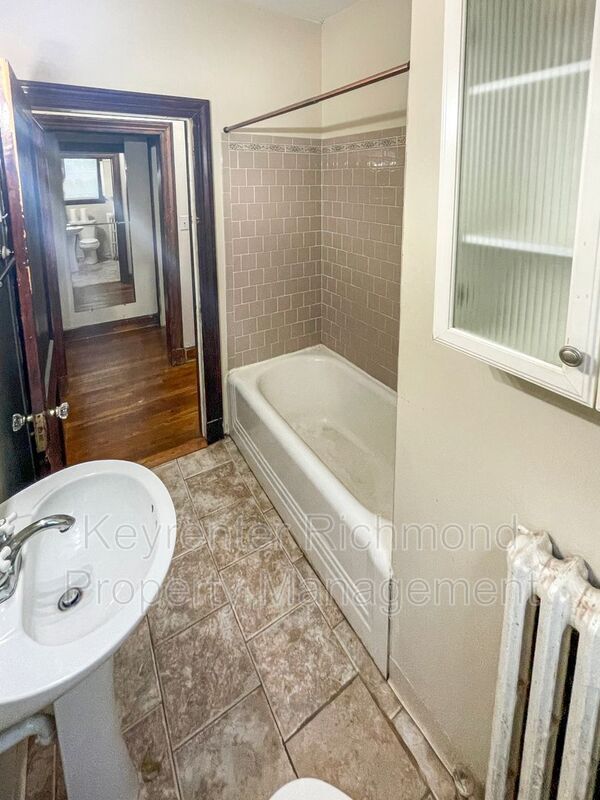 Foto del edificio - 2806 Hawthorne Ave