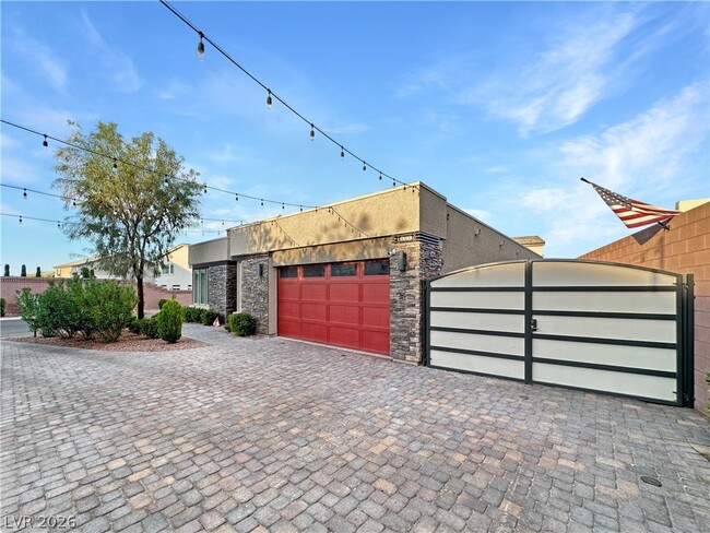 Building Photo - 6305 Carmel Crk Ave