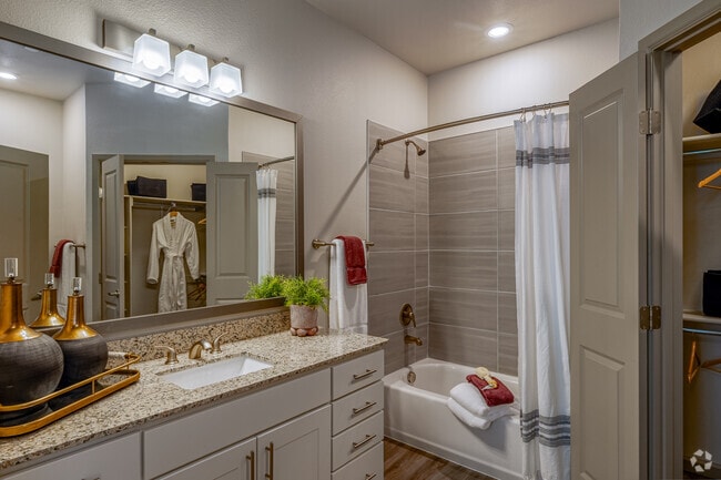 2BR, 1BA - 1,105SF - Bathroom 2 - Milestone at Mission Ridge