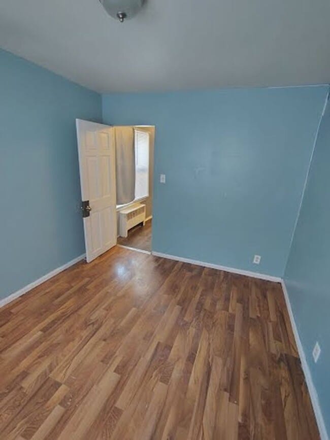 Building Photo - 508 W Maple St