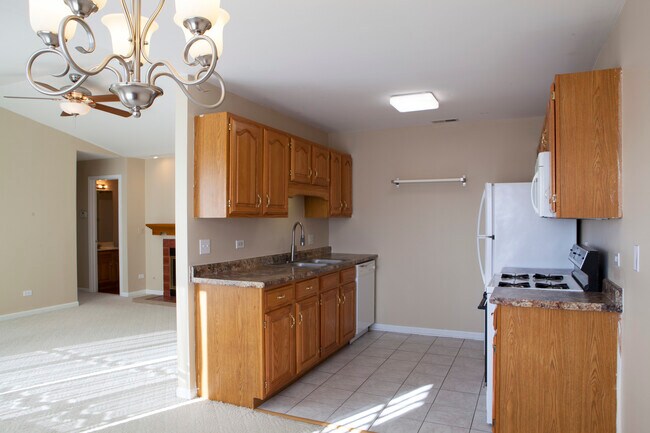 Building Photo - 290 Crestview Dr