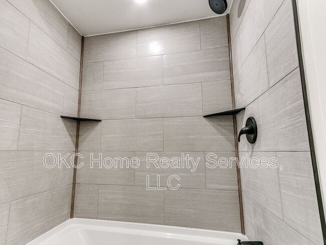 Foto del edificio - 1812 W Noble Ave