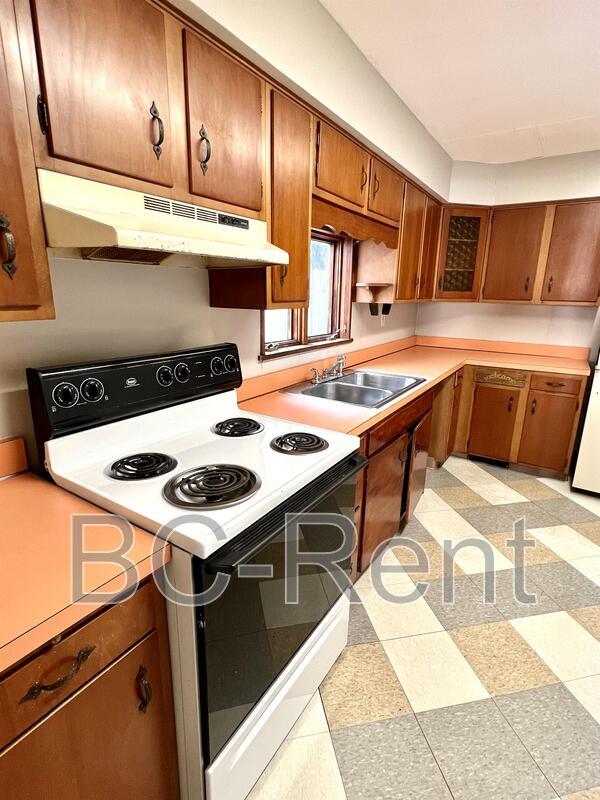 Building Photo - 1124 4th Ave