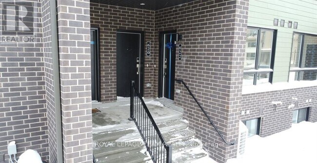 Building Photo - 622 Mishi Private