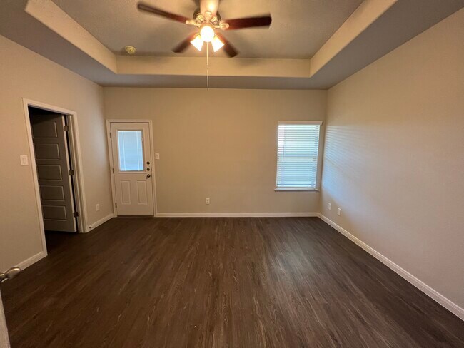 Building Photo - 9931 Westover Bluff
