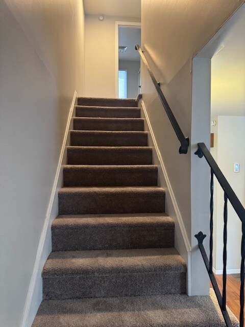 Foto del edificio - 2-bedroom townhouse.