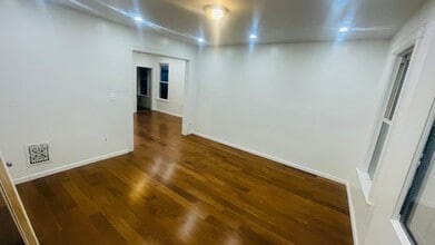 Building Photo - 1334 Blandina St