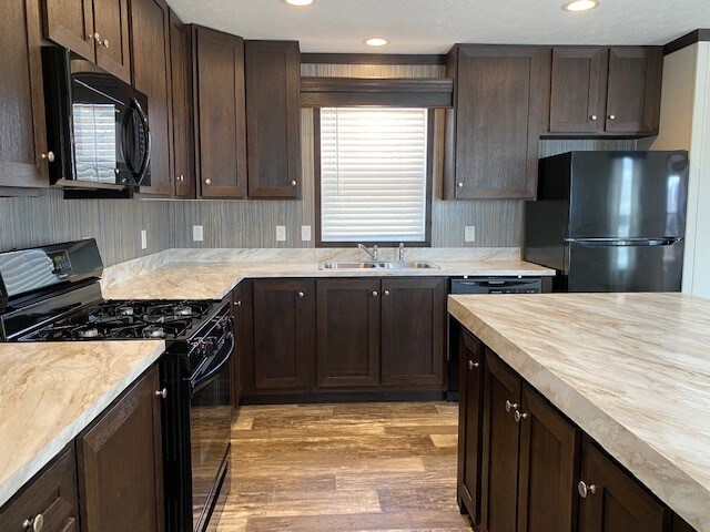 Foto del edificio - 1058 E Meadow Cir