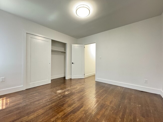 Building Photo - 2112 Regent Pl