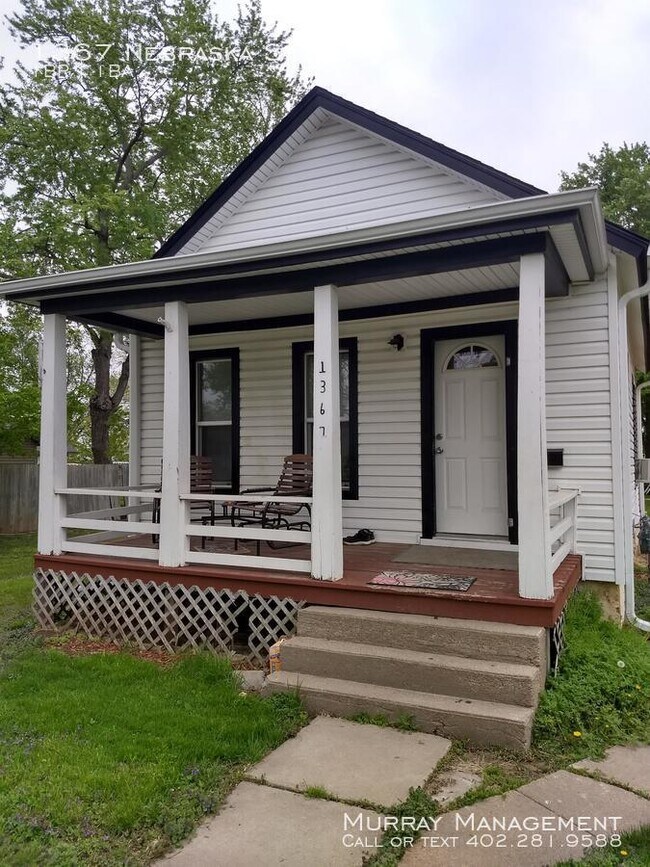 Building Photo - 1367 Nebraska St