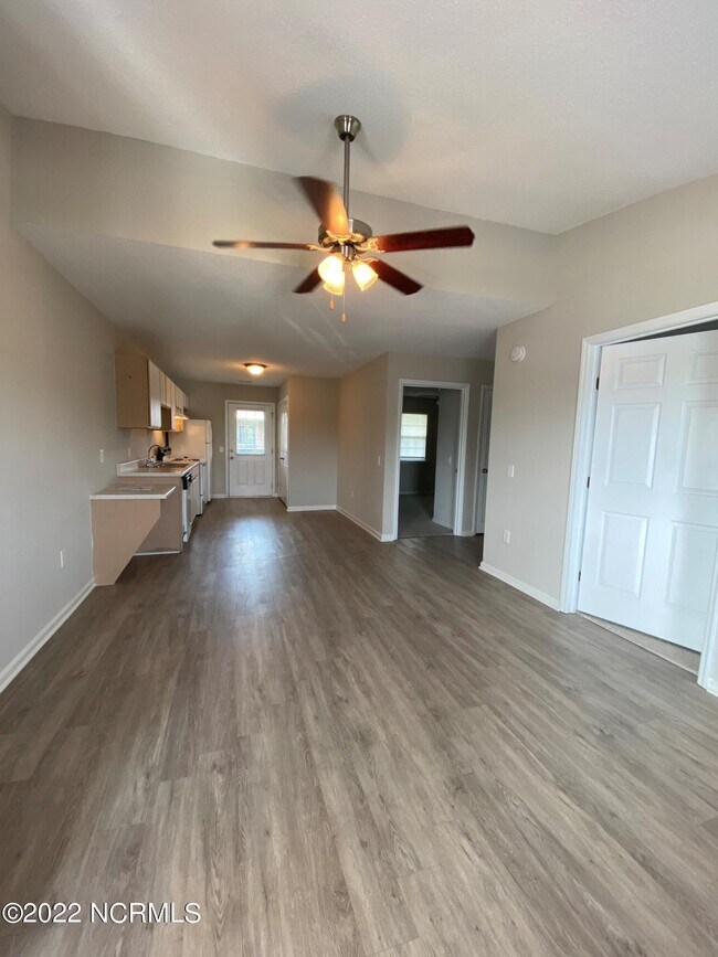 Foto del edificio - 125 N Wheeless Dr