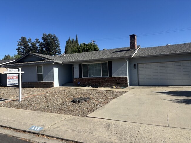 Foto del edificio - 1816 Fallon Ln