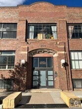 Building Photo - 1777 E 39th Ave