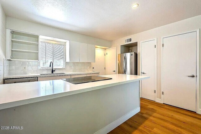 Building Photo - 3737 E Turney Ave